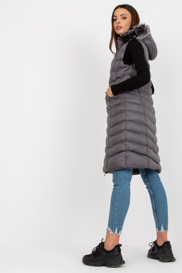 Tumehall tepitud sulevest...