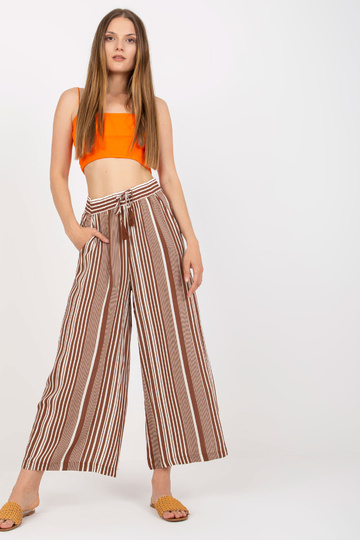 Pruunid laiad püksid... 2