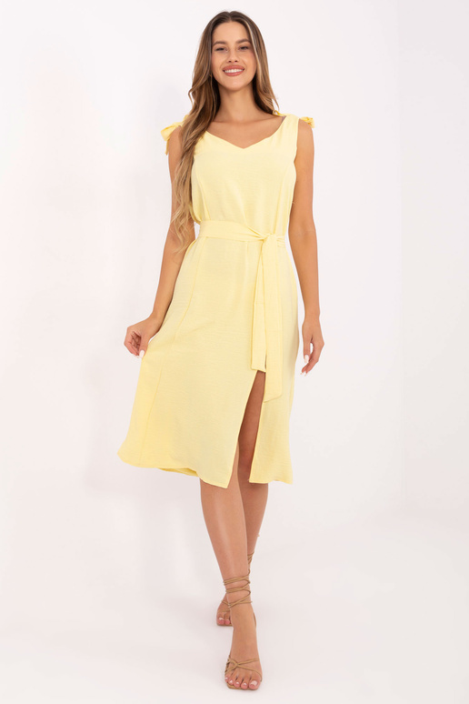 Erekollane midi kleit vabaaja lipsuga... Erekollane midi kleit vabaaja lipsuga...