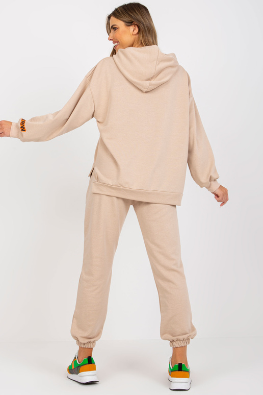 Beež kaheosaline trükiga dressikomplekt Beež kaheosaline trükiga dressikomplekt