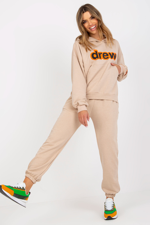 Beež kaheosaline trükiga dressikomplekt Beež kaheosaline trükiga dressikomplekt