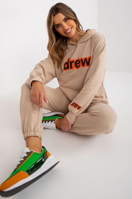 Beež kaheosaline trükiga dressikomplekt Beež kaheosaline trükiga dressikomplekt