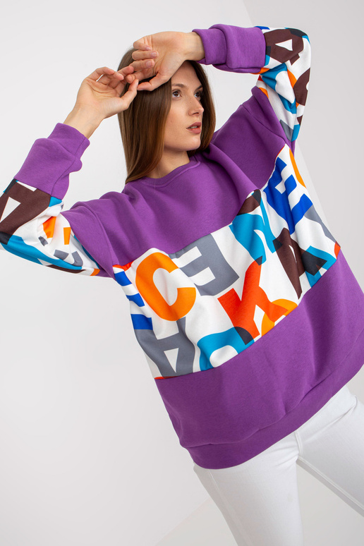 Tumelilla ülisuur dressipluus...