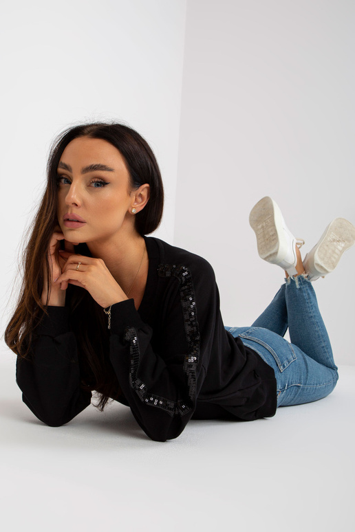 Litritega varrukatel must kapuuts RUE... Litritega varrukatel must kapuuts RUE...