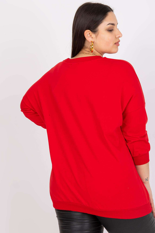 Punane ümara kaelusega pluss suuruses...