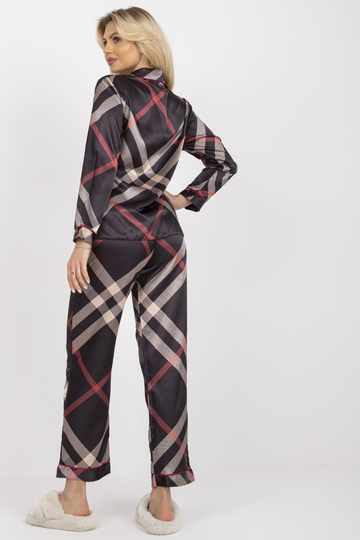 Must kunstsatiinpidžaamad...