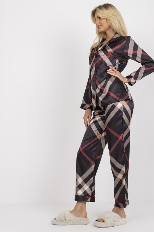 Must kunstsatiinpidžaamad pükstega Must kunstsatiinpidžaamad pükstega