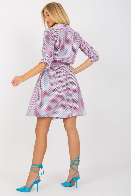 Valge ja roosa prindiga vabaajakleit Valge ja roosa prindiga vabaajakleit