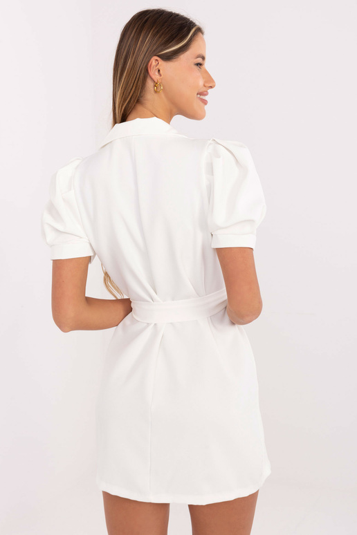 Valge elegantne nööpidega mini... Valge elegantne nööpidega mini...