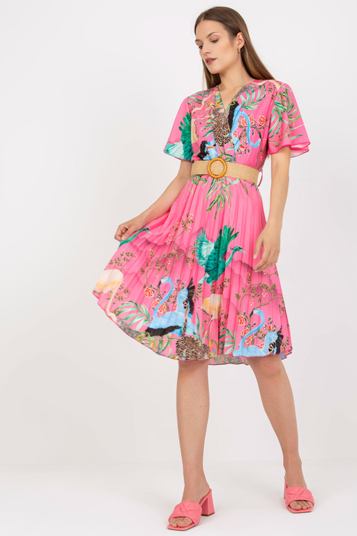 Roosa trükiste ja plisseeritud suvekleit