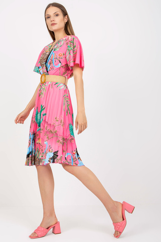 Roosa trükiste ja plisseeritud suvekleit