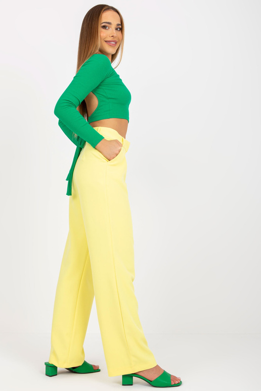 Helekollasest kangast taskutega...