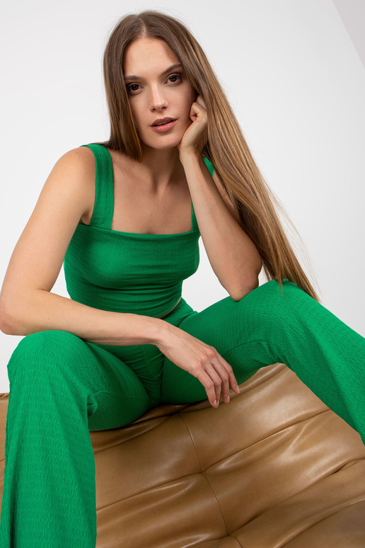 Roheline naiste vabaaja komplekt... Roheline naiste vabaaja komplekt...