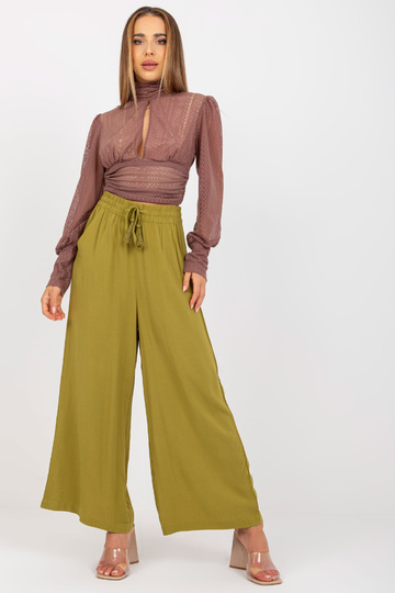 Oliivivärvi heledad laia...