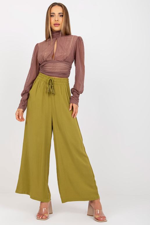 Oliivivärvi heledad laia säärega... Oliivivärvi heledad laia säärega...