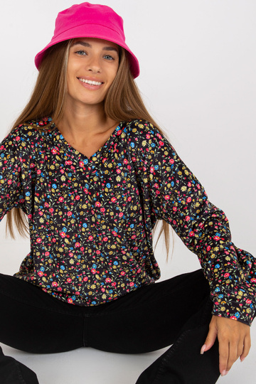 Must veluurist lilleline...