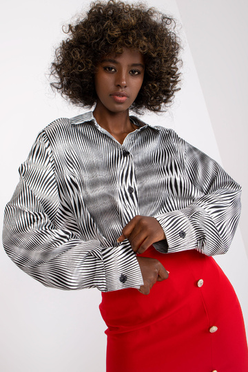 Valge ja must naiste...