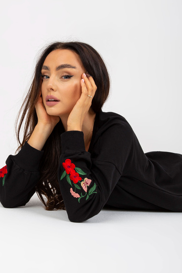 Must tikandi ja taskutega... 2