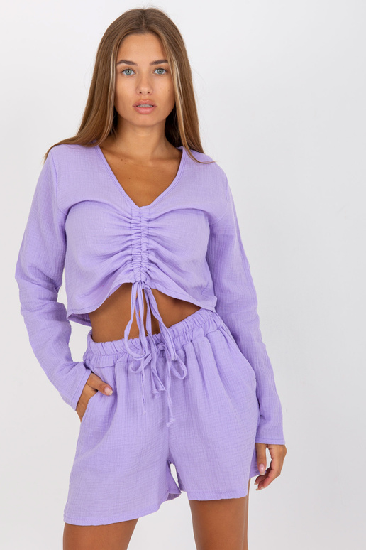 Helelilla igapäevane lühike pluus...