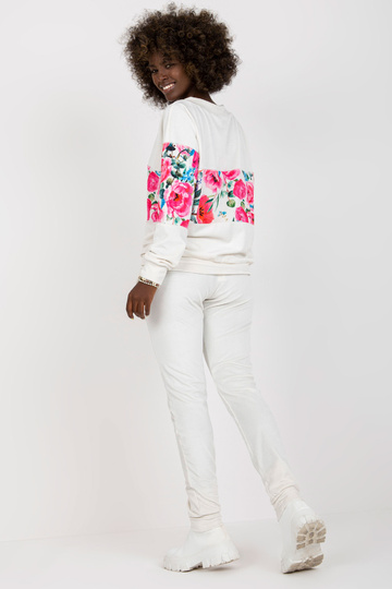 Valge kaheosaline...