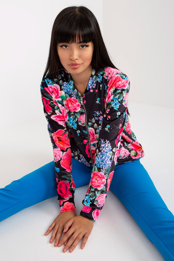 Must-roosa veluurist...