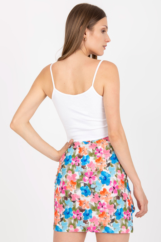 Rihmadel valge soonikuga põhitopp RUE... Rihmadel valge soonikuga põhitopp RUE...