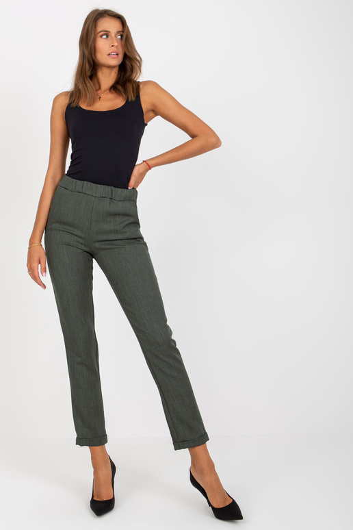 Khakivärvi naiste riidest taskutega... Khakivärvi naiste riidest taskutega...