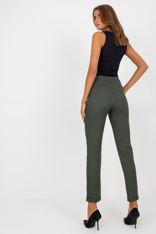 Khakivärvi naiste riidest taskutega... Khakivärvi naiste riidest taskutega...