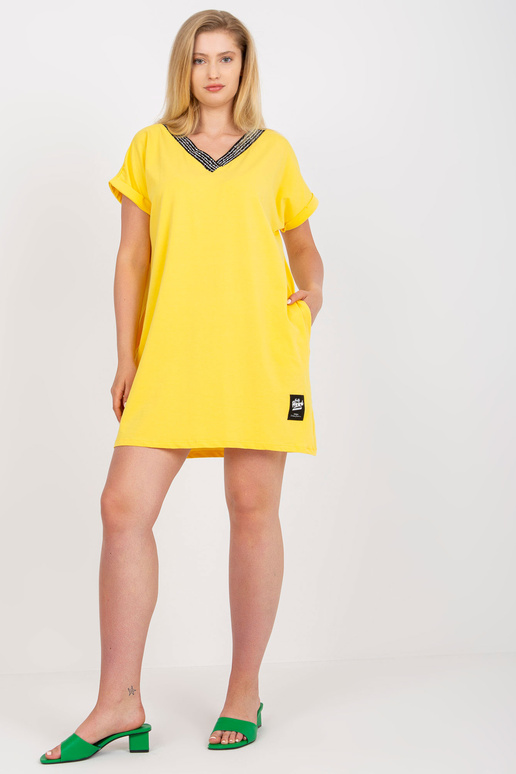 Kollane plusssuuruses pikk...