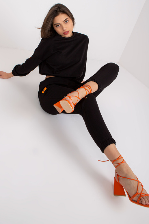 Must naiste puuvillane dressikomplekt...