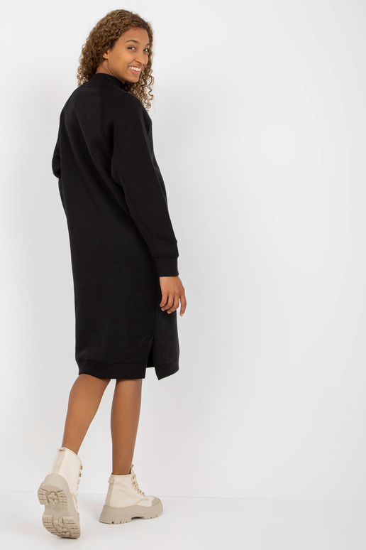 Must sirge lõhikutega dressipluus Must sirge lõhikutega dressipluus