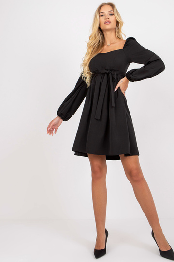 Must rihmaga minikokteilikleit