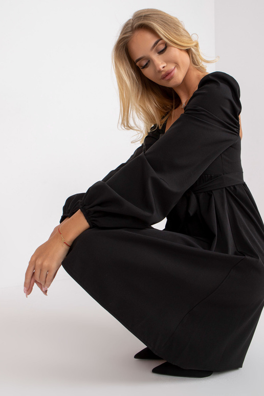 Must rihmaga minikokteilikleit