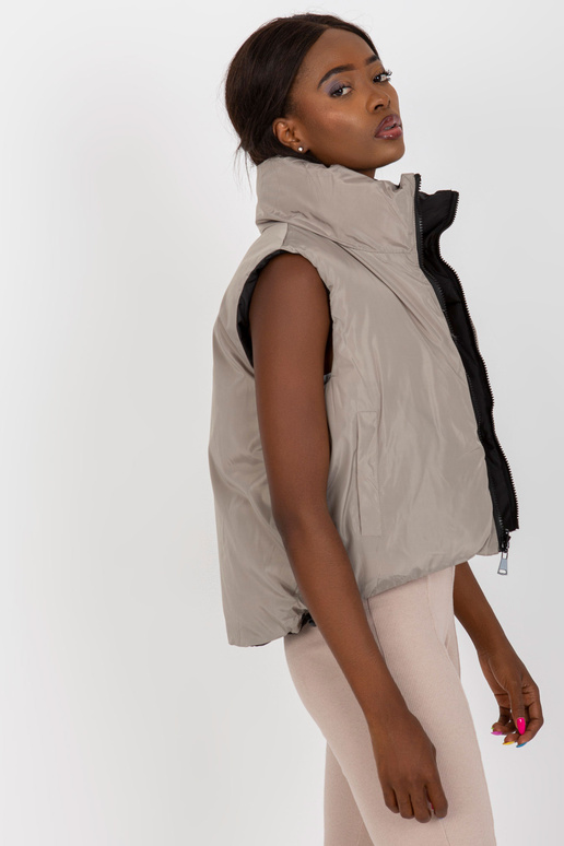 Must kahepoolne sulevest taskutega Must kahepoolne sulevest taskutega