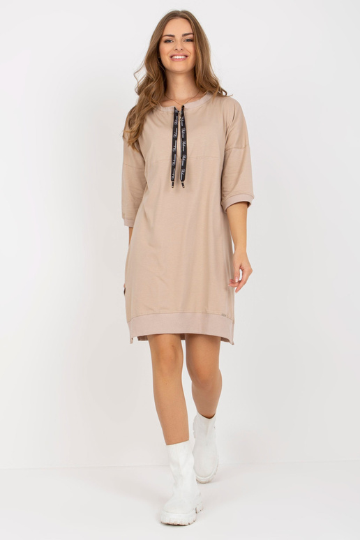 Hele beež puuvillane vabaajakleit... Hele beež puuvillane vabaajakleit...