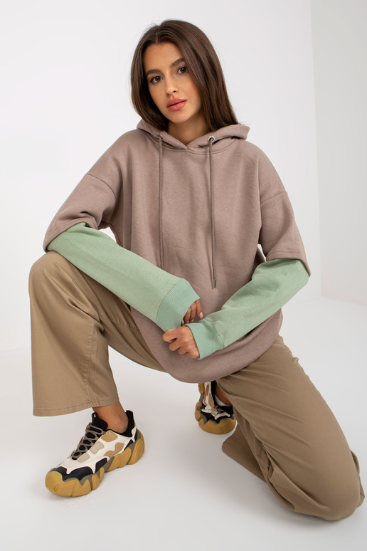 Tumebeež põhiline pusa ja triipudega...