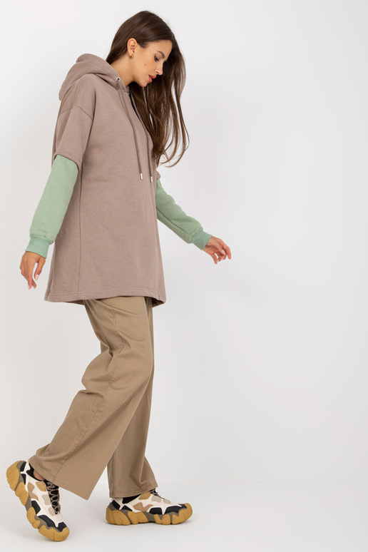 Tumebeež põhiline pusa ja triipudega...