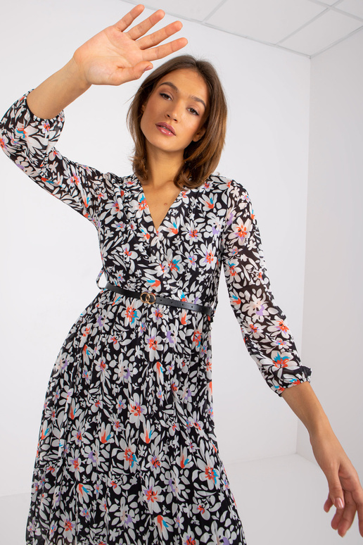 Girona lillemustriga must kleit