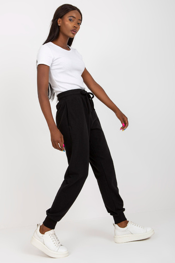 Mustad lihtsad lipsudega... 2