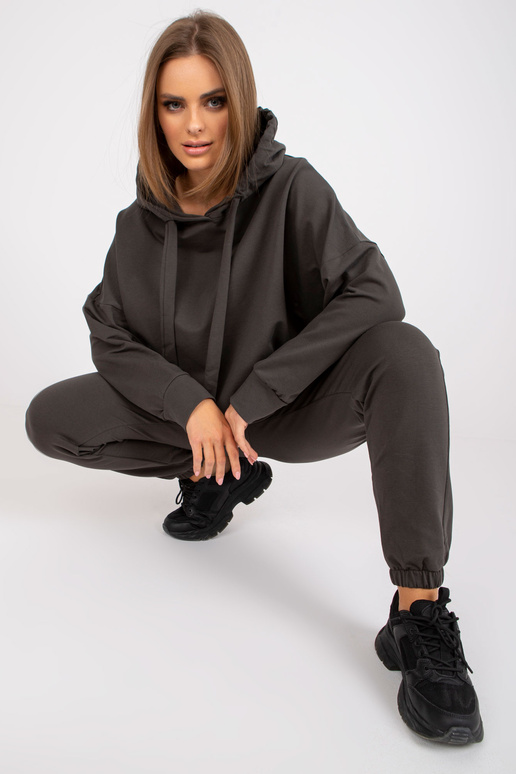 Khakivärvi põhiline dressikomplekt... Khakivärvi põhiline dressikomplekt...