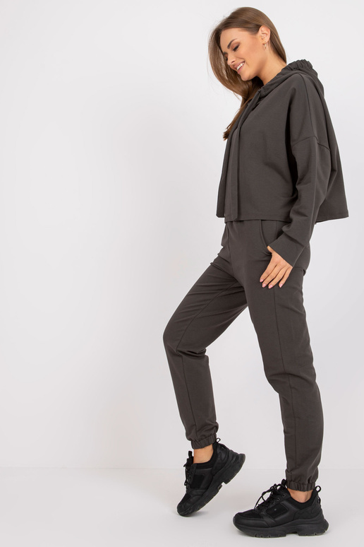 Khakivärvi põhiline dressikomplekt... Khakivärvi põhiline dressikomplekt...