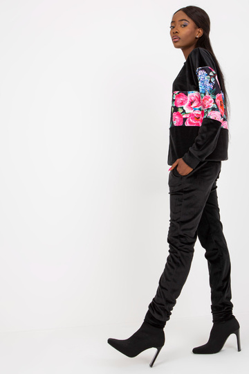 Must kaheosaline... 2