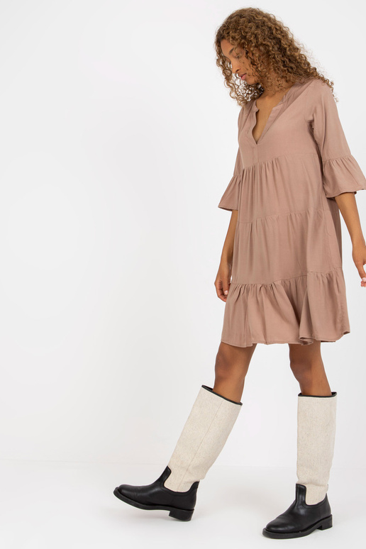 Tume beež volangide ja 3/4...