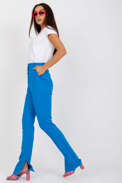 Valge ümara kaelusega põhit-särk Valge ümara kaelusega põhit-särk