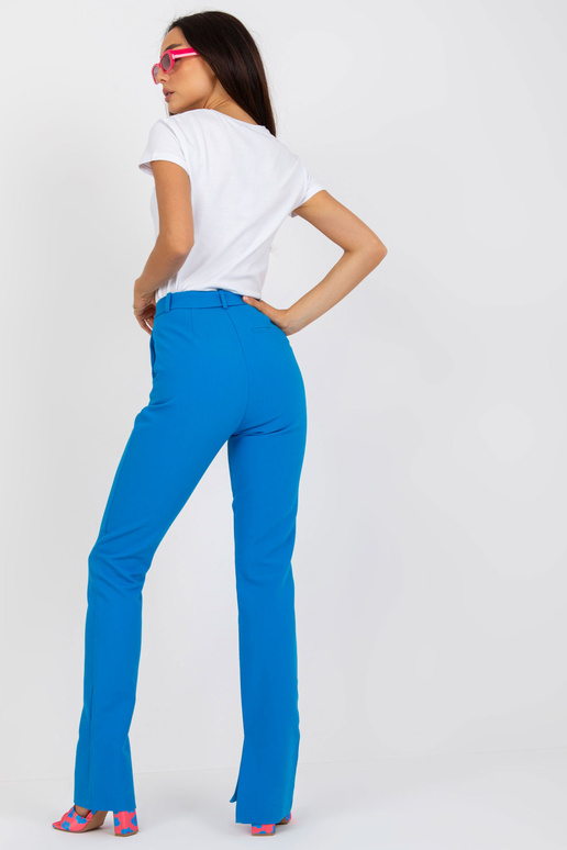 Valge ümara kaelusega põhit-särk Valge ümara kaelusega põhit-särk