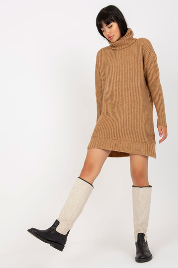 Beež pika kaelusega kampsun...