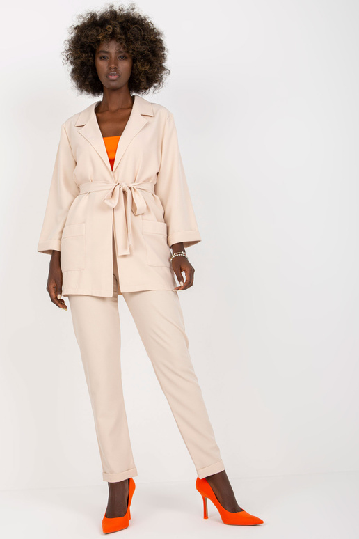 Beež kaheosaline elegantne komplekt... Beež kaheosaline elegantne komplekt...