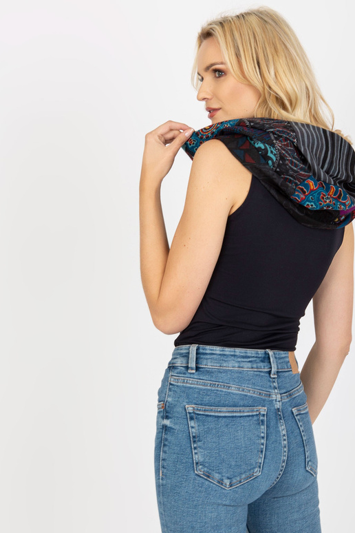 Schwarzer Schlingenkamin mit Viskose