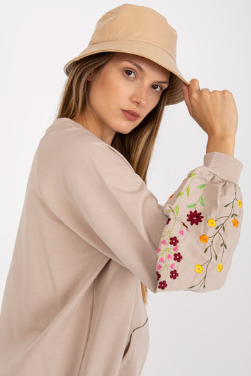 Beež ülisuur ilma...