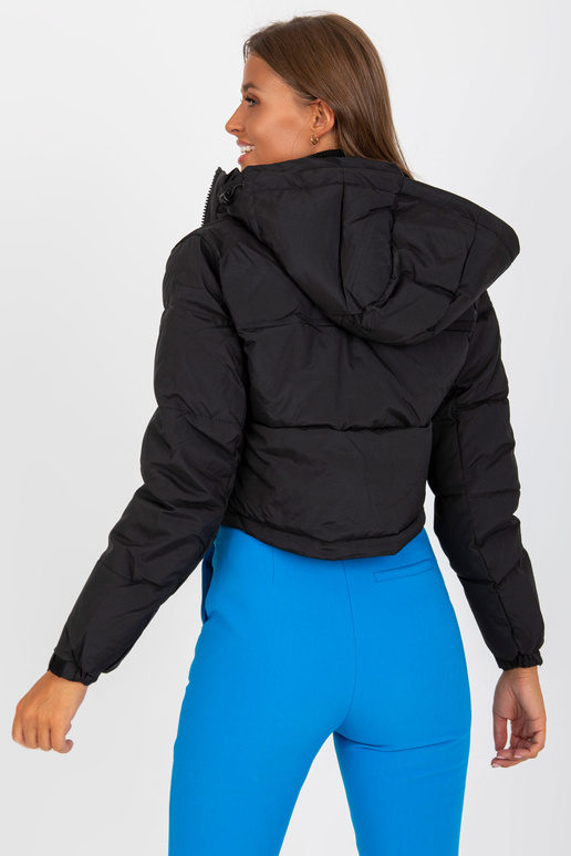 Must lühike teppimisega talvejope Must lühike teppimisega talvejope